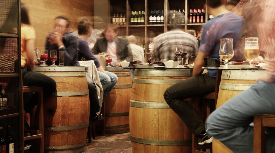 In de bouw rapporteren zware drinkers vaker een arbeidsongeval dan niet-zware drinkers.